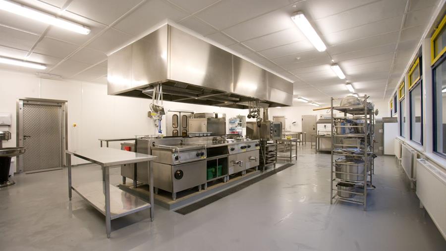 Investir dans un nouvel aménagement de cuisine de collectivité en trois étapes