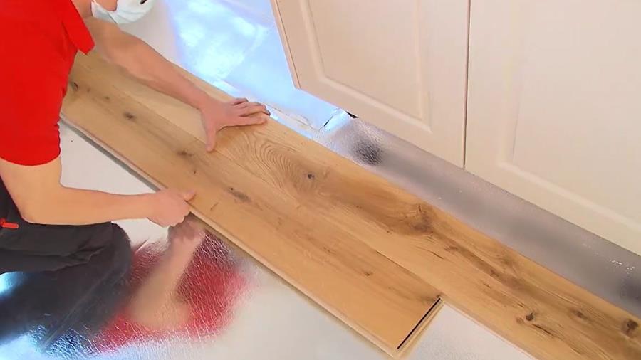 Hoe zelf zwevend parket plaatsen