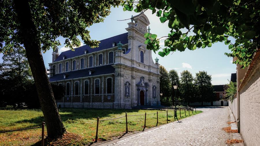 Onze-Lieve-Vrouw Presentatiekerk in Klein Begijnhof volledig gerestaureerd