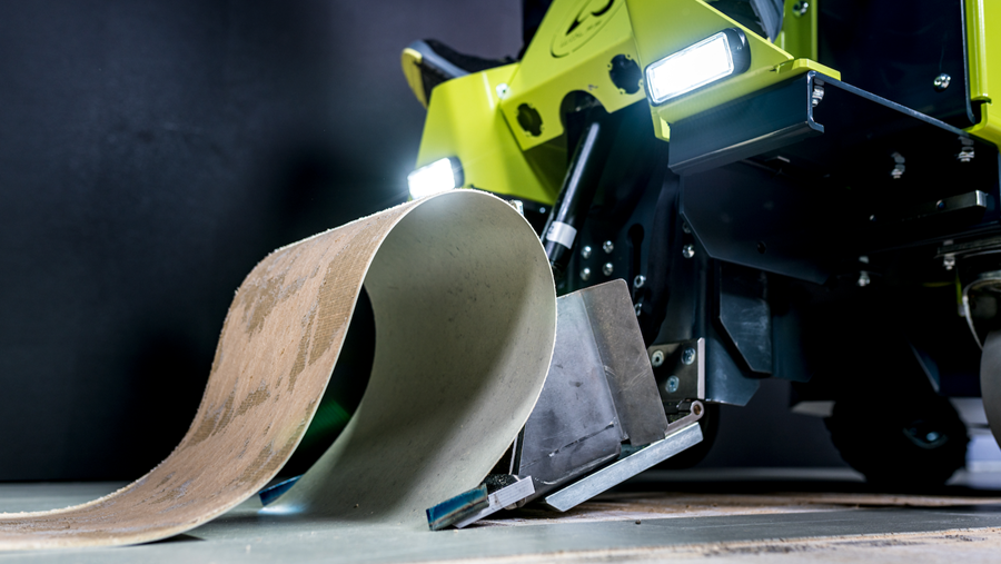 La décapeuse Wolff performe toute une journée