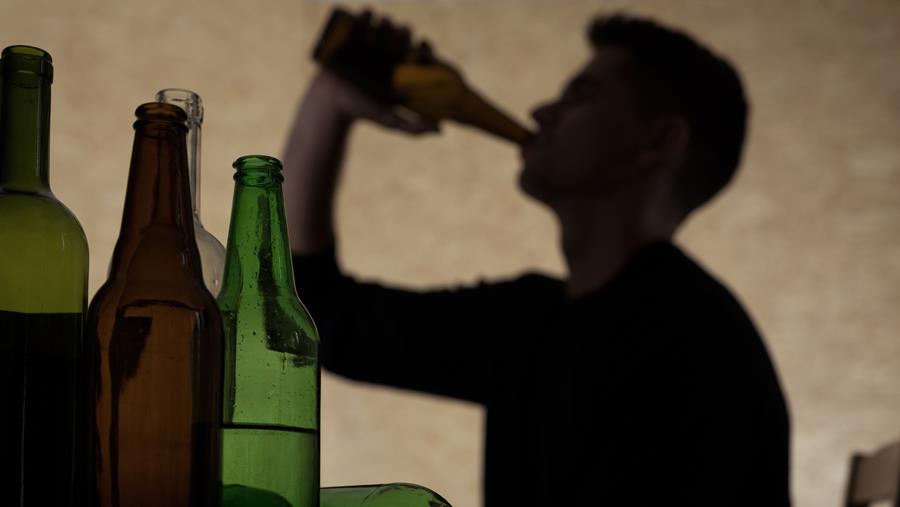 Jongeren drinken minder dan vroeger, slaappillen populair bij meisjes