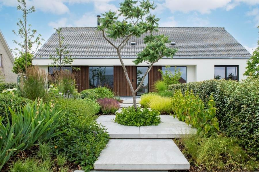 Soenens Christoph - Uitnodigende voortuin met moderne look in Ingelmunster